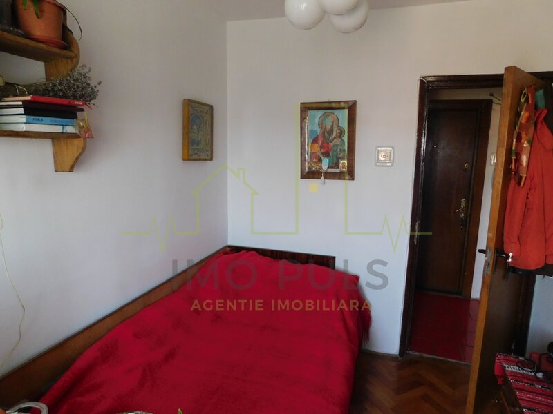 4 camere. Cetatii. Acoperis.