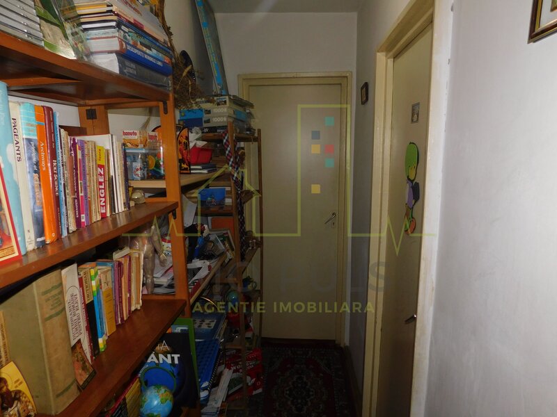 4 camere. Cetatii. Acoperis.
