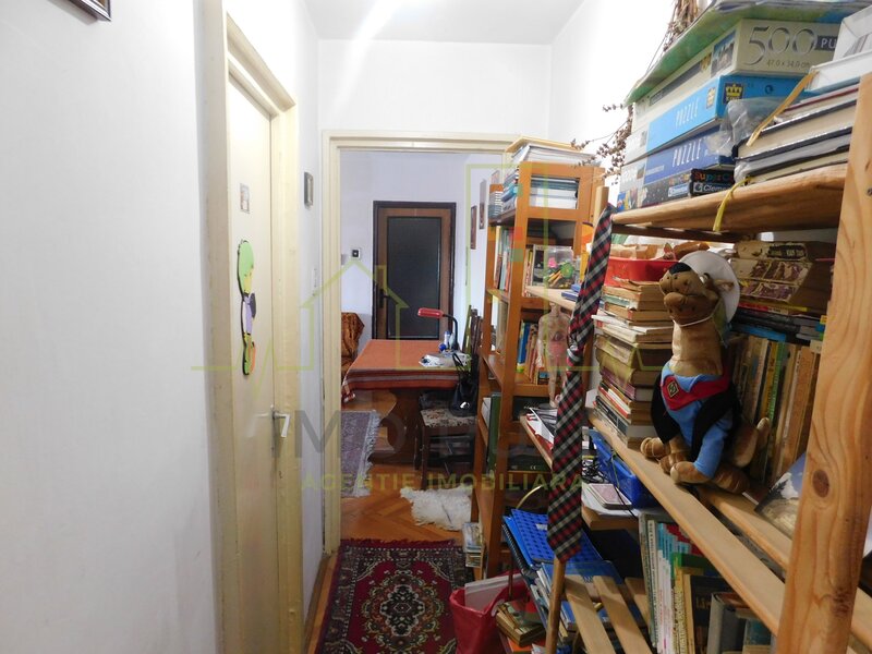 4 camere. Cetatii. Acoperis.